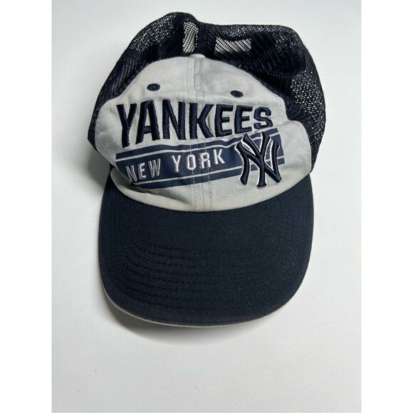 New York Yankees Men’s Adjustable Hat - Picture 6 of 7